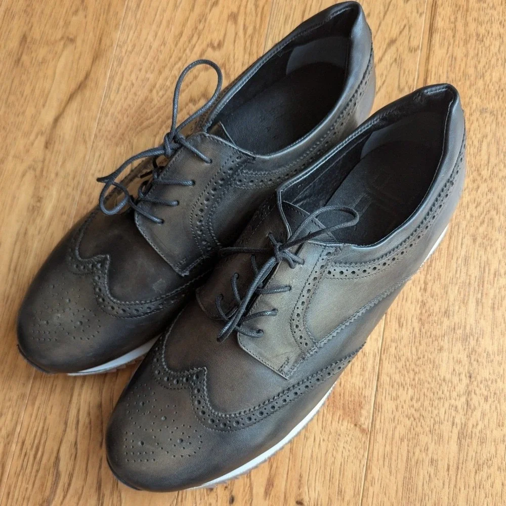 Hardy Wingtip Oxford Brown Leather Brogue Mens 10.5 Dress Sneakers Cushion Sole